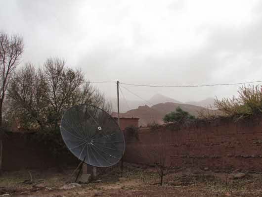 Der Sandsturm verdunkelte gestern auch die Satelliten Antenne