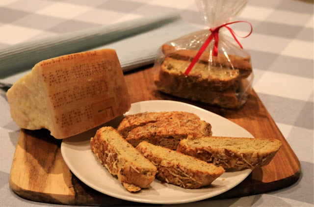 Parmigiano Reggiano & Cracked Pepper Biscotti