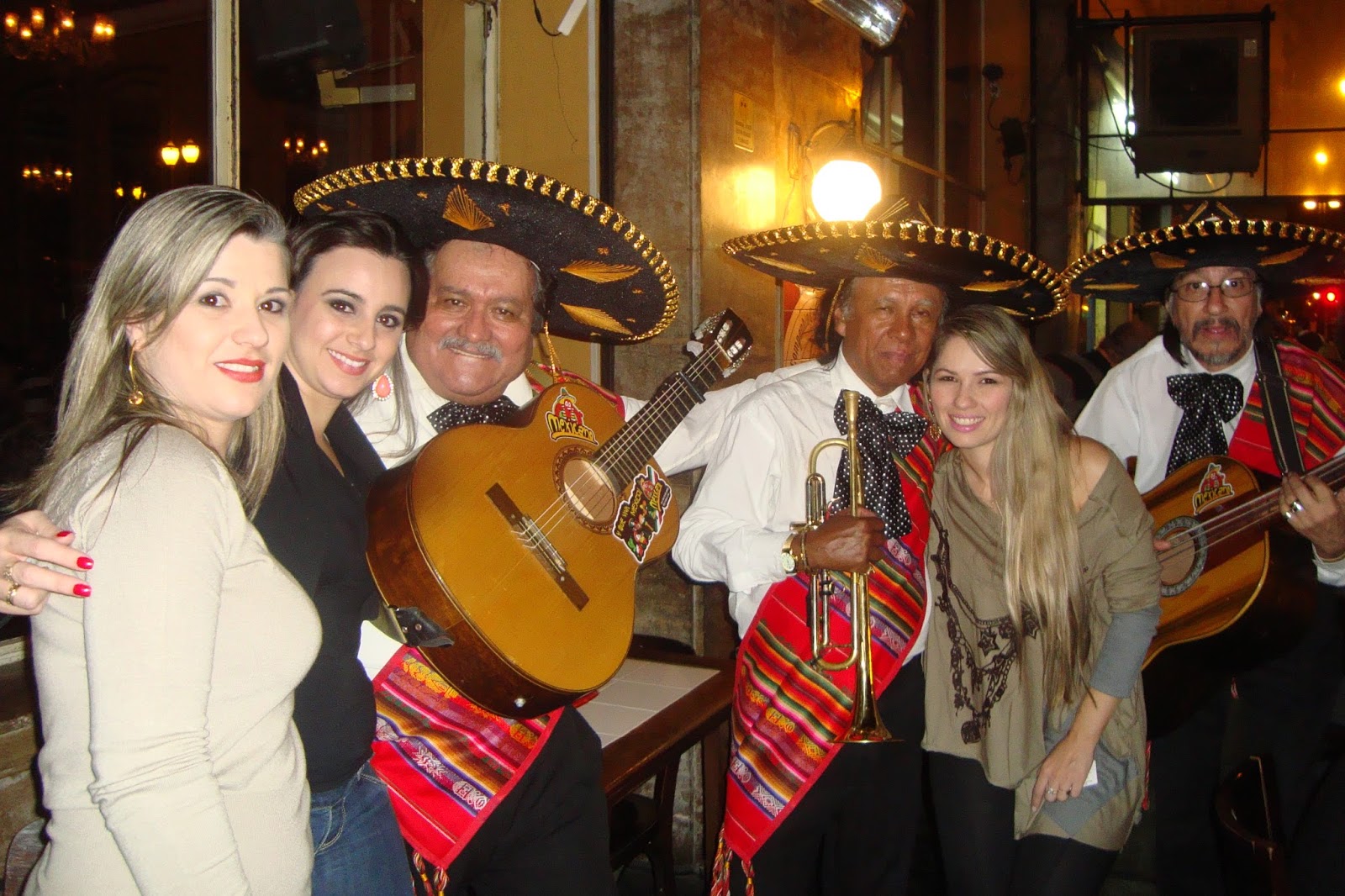 MUSICOS MEXICANOS EM SAO PAULO MARIACHIS NO BRASIL TRIO DE MARIACHIS NO BRASIL