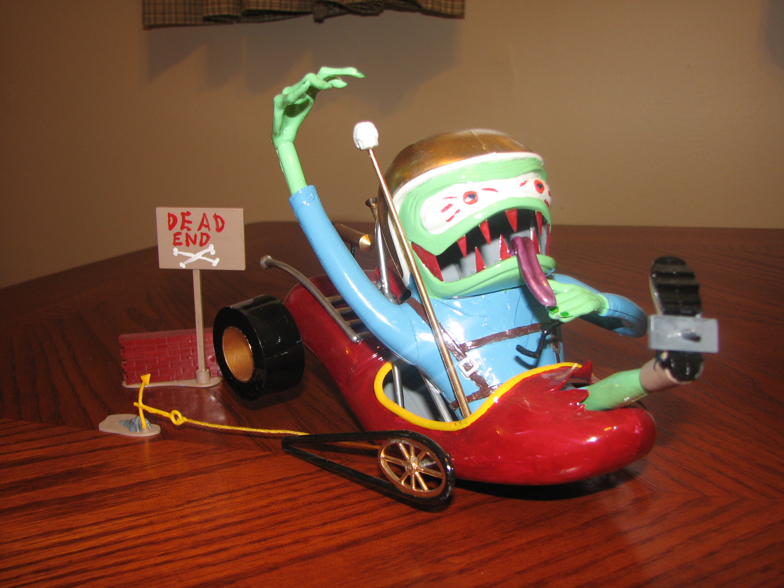 Memories Of The Past: WEIRD-OHS "ENDSVILLE EDDIE" CAR-ICKY-TURE MODEL