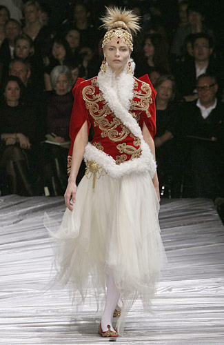Art and Design in Daily Life: Alexander McQueen Bridal Gown for Kate ...