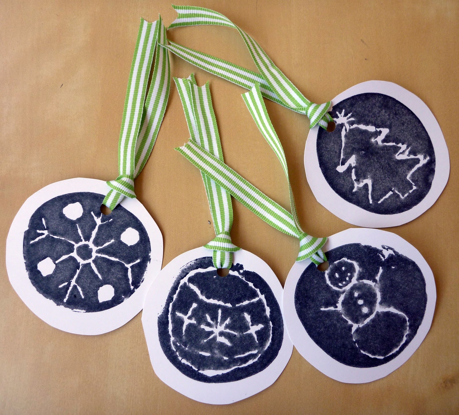 kanelstrand-weekend-diy-hand-printed-christmas-gift-tags