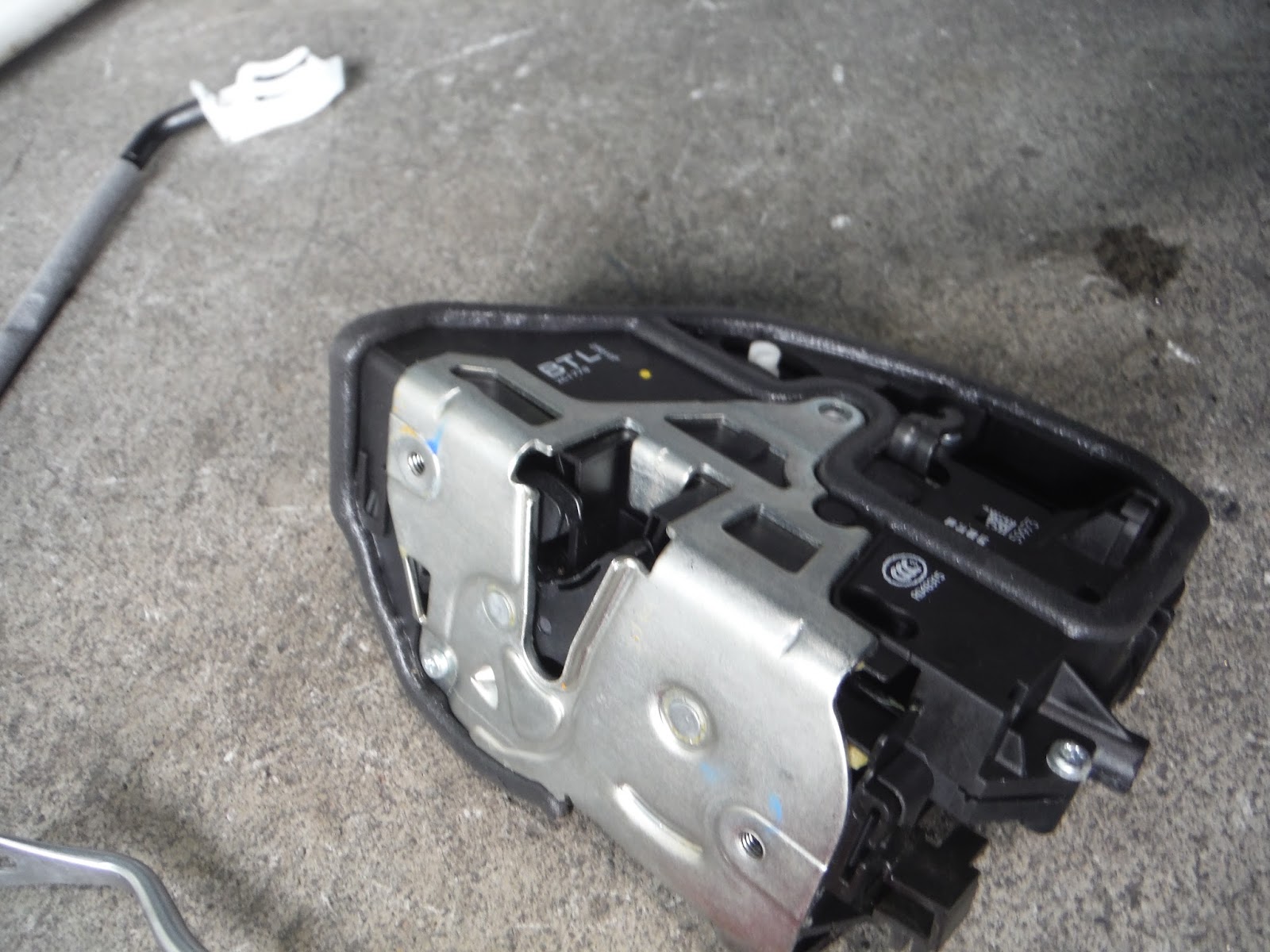 カーアクション新進 BMWスペシャルショップ BMW E90 ドアロック故障 静岡県富士宮市 カーアクション新進