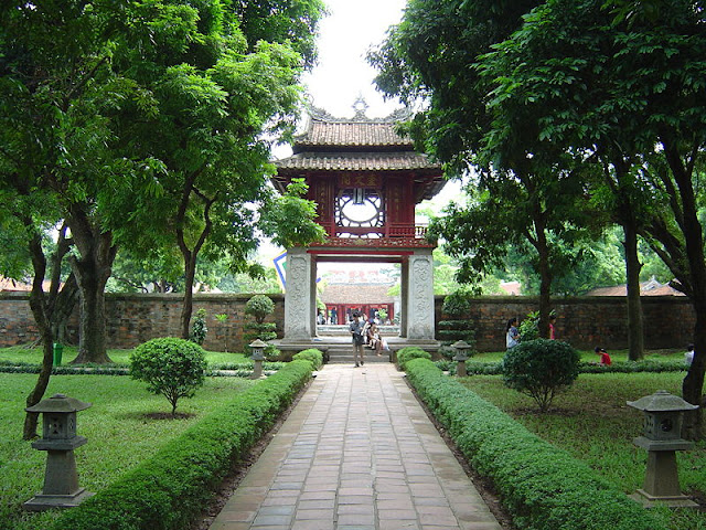 Templo Literatura Hanoi, Vacaciones Vietnam