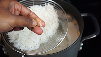 Cooking-Rice-for-Fish-Biryani