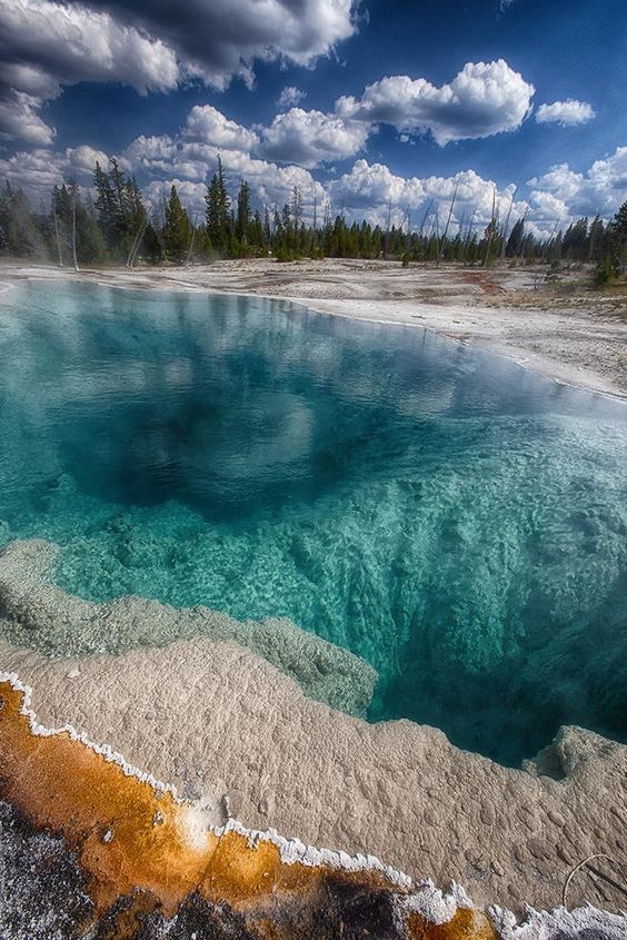 West Thumb Geyser Basin, Yellowstone - Montana