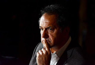 Scioli se benefició con contratos de obra pública sciolichoreando