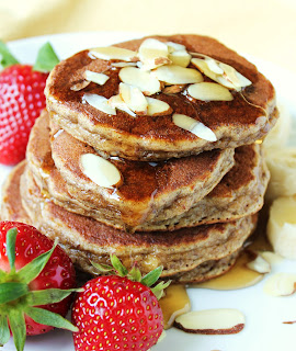 Paleo Banana Almond Pancakes