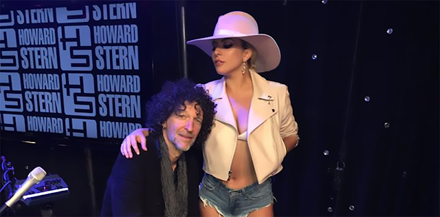Lady Gaga con Howard Stern.