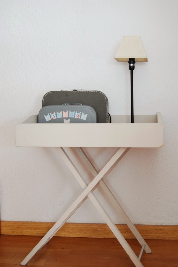 Cómo reciclar un cajón en una mesa auxiliar con chalk paint.