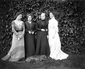 Charlotte Pruyn Hyde with Sisters and Mother