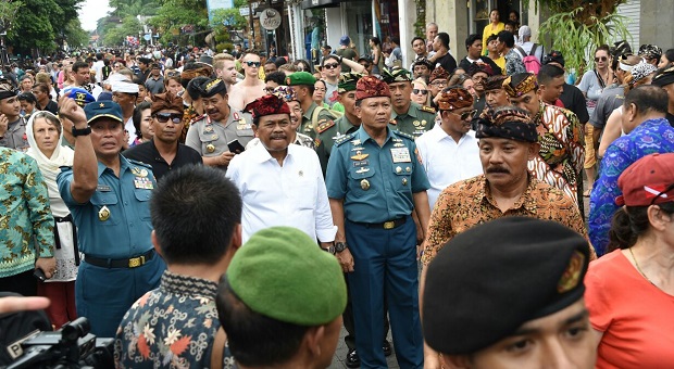 Kasum TNI Hadiri Upacara Karya Pelebon di Bali