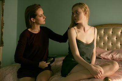 Elle Fanning and Jena Malone in The Neon Demon