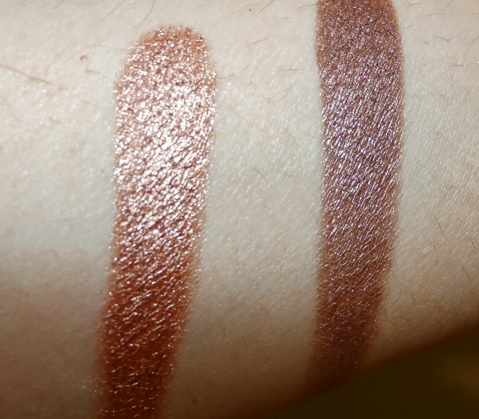 My Makeup Issues: Makeup Geek (MUG) Foiled Eyeshadows in Grandstand and Mesmerized - Review Swatches