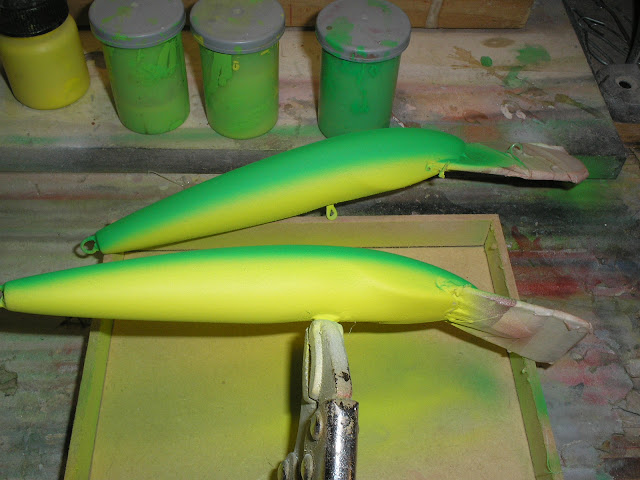 Artesanías que pescan: Clones de espuma de poliuretano por Juan Pablo