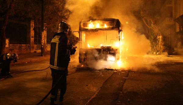 Αποζημίωση 700.000 ευρώ από το Δημόσιο για λεωφορεία που κάηκαν από κουκουλοφόρους!εσύ θα τους πληρώσεις αντί τους συριζα ΚΚΕ! Αποζημίωση 700.000 ευρώ από το Δημόσιο για λεωφορεία που κάηκαν από κουκουλοφόρους!εσύ θα τους πληρώσεις αντί τους συριζα ΚΚΕ!