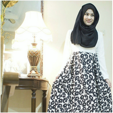 Trend Model Baju Muslim Modern Ala Artis Alyssa Soebandono 