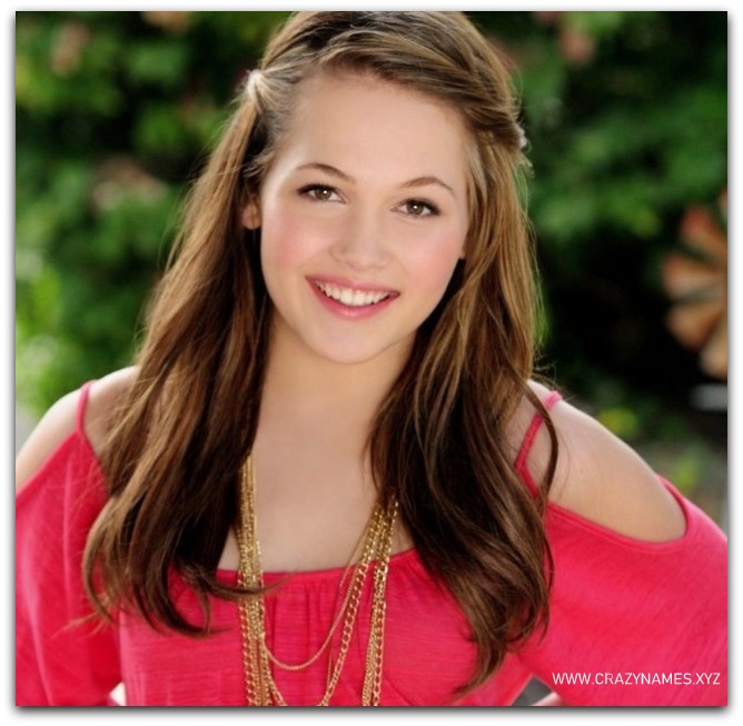 Kelli Berglund Net Worth, Age, Career, Boyfriend, Biography 2019