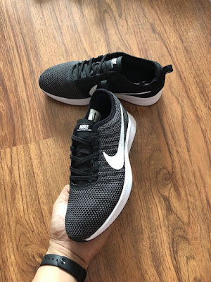 Giày thể thao Nike