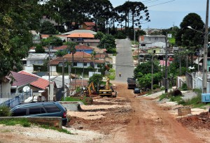 Pavimentação comunitária: Mais 3 ruas começam a receber o asfalto