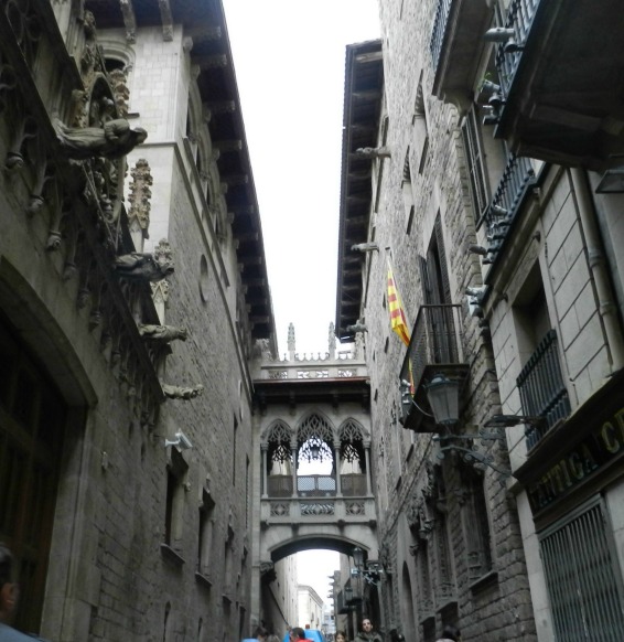 Free Walking Tour em Barcelona - Pont del Bisbe Free Walking Tour em Barcelona - Pont del Bisbe