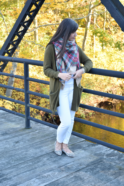 Teacher Blogger shows how to tie a square blanket scarf for fall!