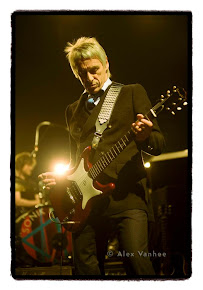 Weller in Brussels, English Review