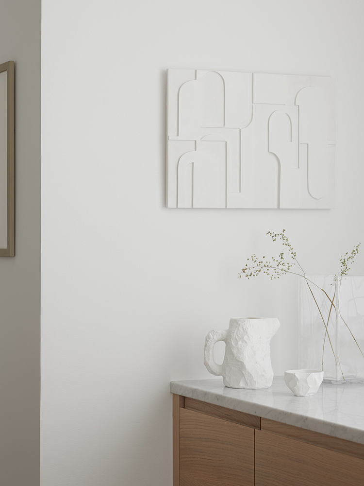 White and wood contemporary kitchen inspiration | Architect: Pontus Ekberg  Photo by Kristofer Johnsson, styling by Sundling Kickén