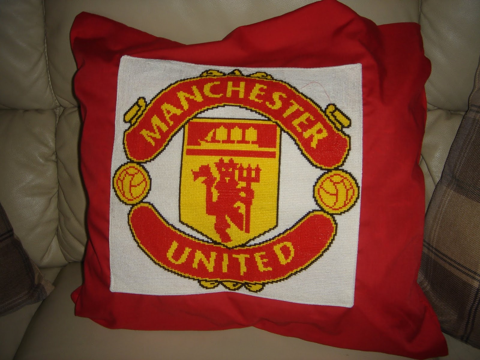 EASY PATTERNS Manchester United FC crossstitch pattern