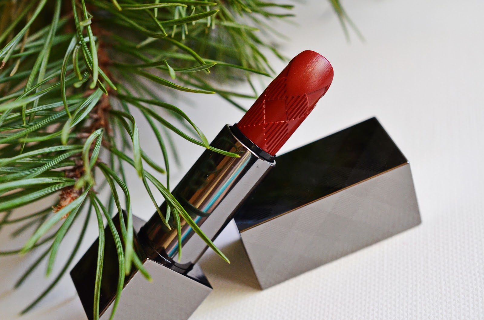 руби 18. гагарина с красной помадой. резец роликовый победитовый rubi d15мм. Ruby day патреон. помада берберри красная.