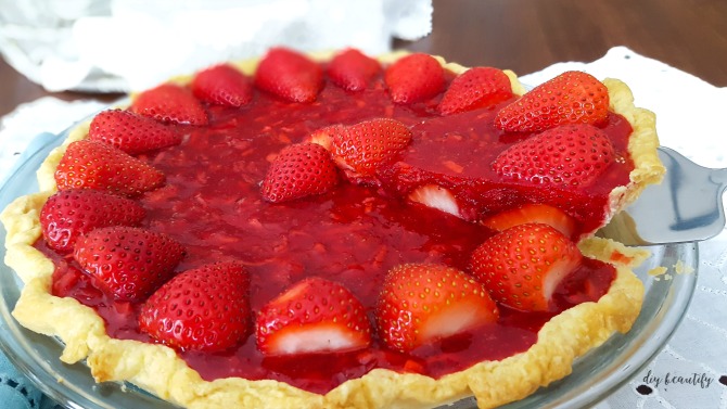 This fresh strawberry pie is one recipe you need to try this summer! Made with fresh berries, it is stunning as well as delicious! Get the recipe at diy beautify.