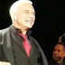 Grisalho, David Lee Roth surge em rara aparição pública e canta clássicos do Van Halen