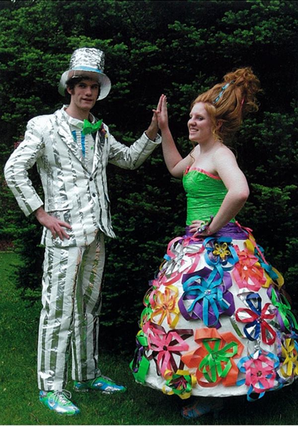 Celebrities Stuff: 14 Most Bizarre Prom Dresses of All Time