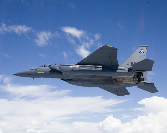 Gambar 07. Foto Pesawat Tempur F-15 Silent Eagle Gambar 07. Foto Pesawat Tempur F-15 Silent Eagle
