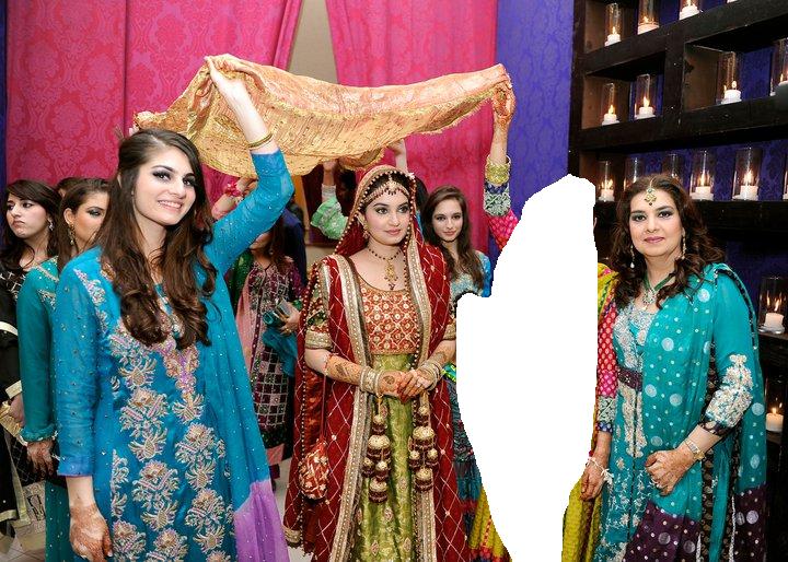 Pakistan: Beautiful desi girls mehndi and shadi dance