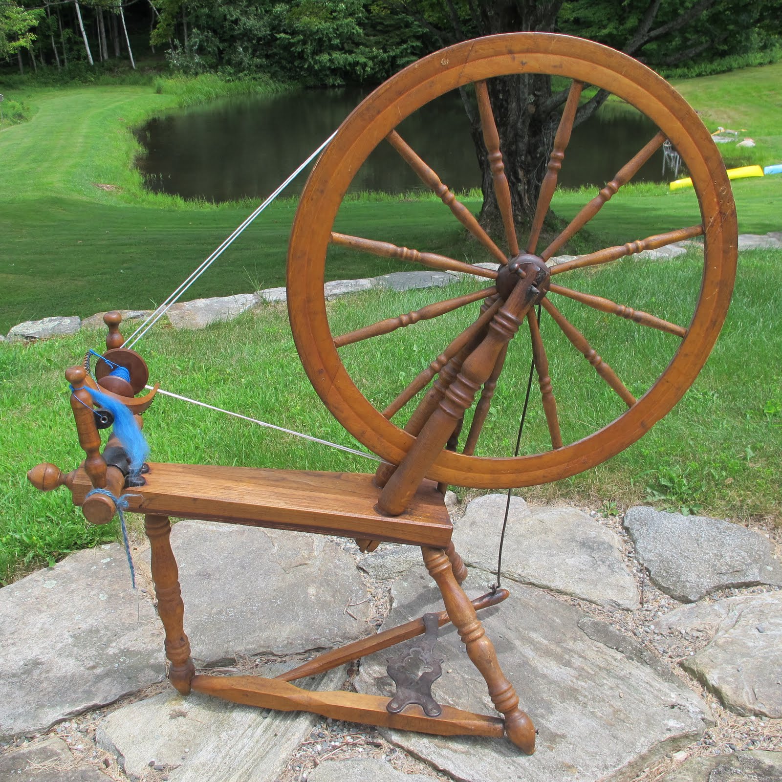 Knittin' to blog about Canadian Production Wheel