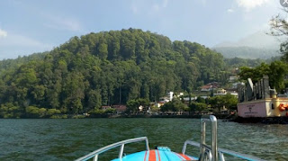 Berwisata ke telaga sarangan dengan sepeda motor gambar Berwisata ke telaga sarangan dengan sepeda motor