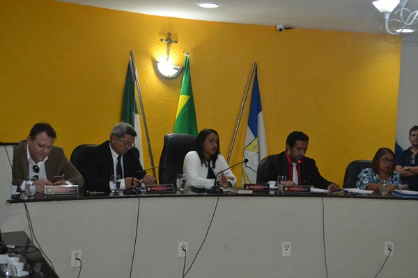 Vereadores aprovam PCCR que beneficiará professores de Macau