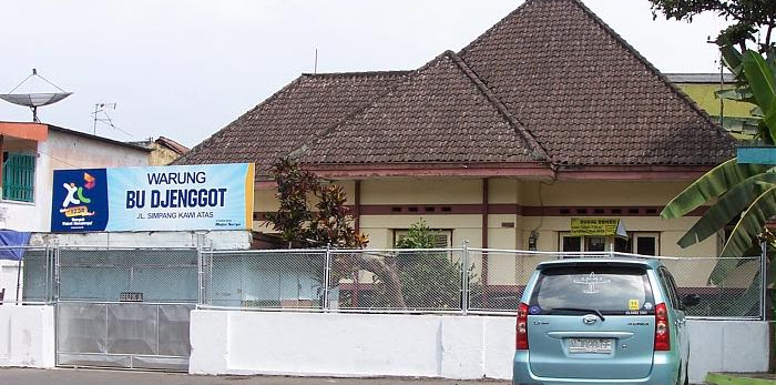 Nikmatnya Rawon Jenggot Bu Poer Malang Nikmatnya Rawon Jenggot Bu Poer Malang