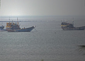 fishing boats, gorai beach, mumbai, india, arabian sea, 