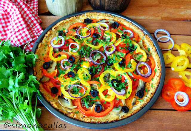 Pizza dietetica cu blat din conopida Pizza dietetica cu blat din conopida
