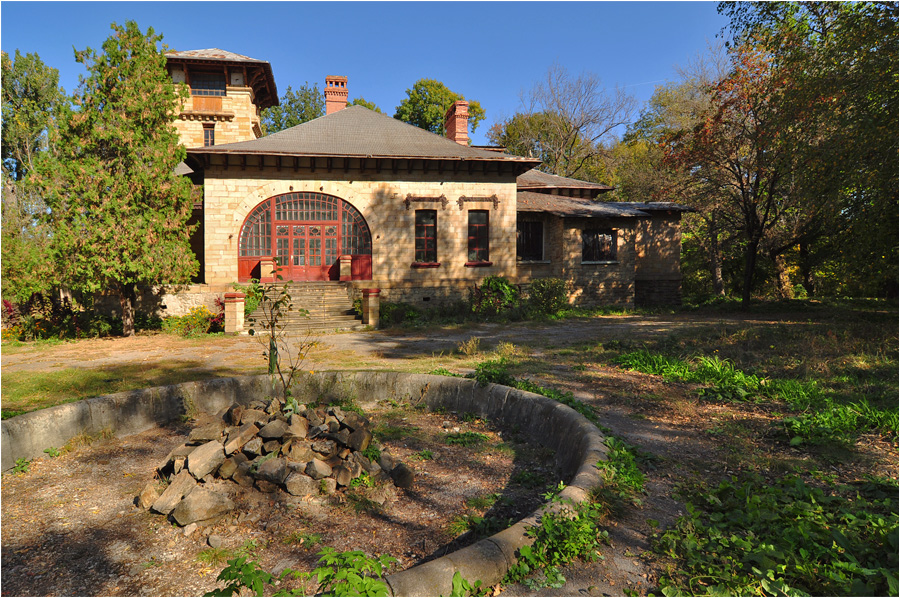 Усадьба мсциховского луганская область. Парк казимира мсциховского. Усадьба казимира мсциховского. Усадьба мсциховского луганская. Усадьба мсциховского уникальный архитектурный комплекс xix века.