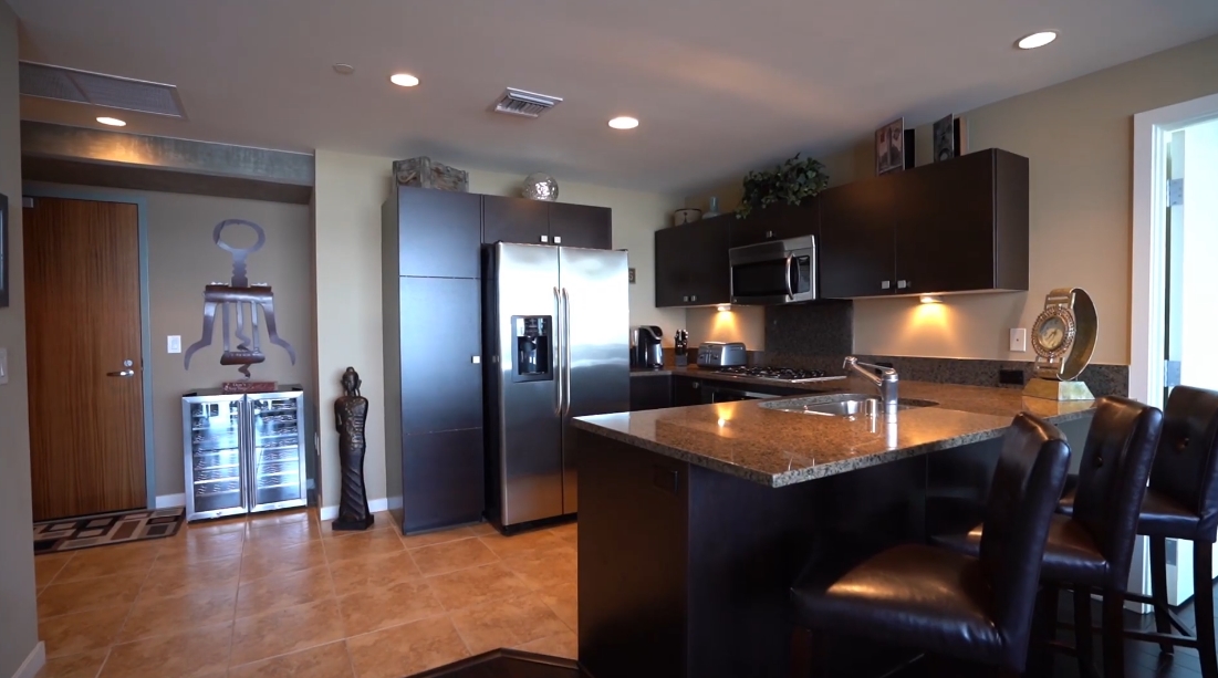 20 Interior Design Photos vs. 800 The Mark Ln #707, San Diego Luxury Condo Tour