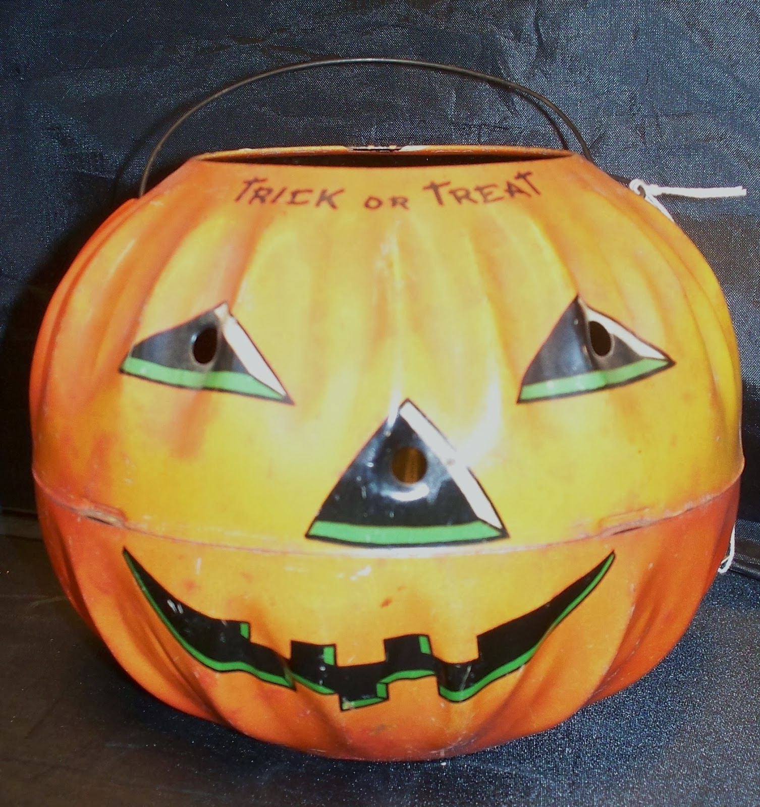 Antiques Attic HALLOWEEN COLLECTIBLEs "JACK O LANTERNS"