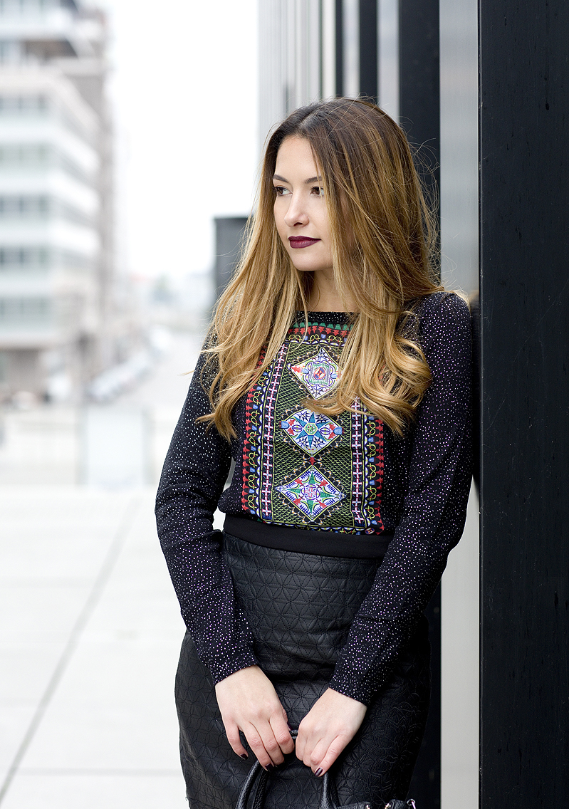 OOTD - Desigual Glitter Sweater & Faux Leather Skirt Desigual Glitter Sweater Pulli Leather Skirt Leder Rock Ankle Boots