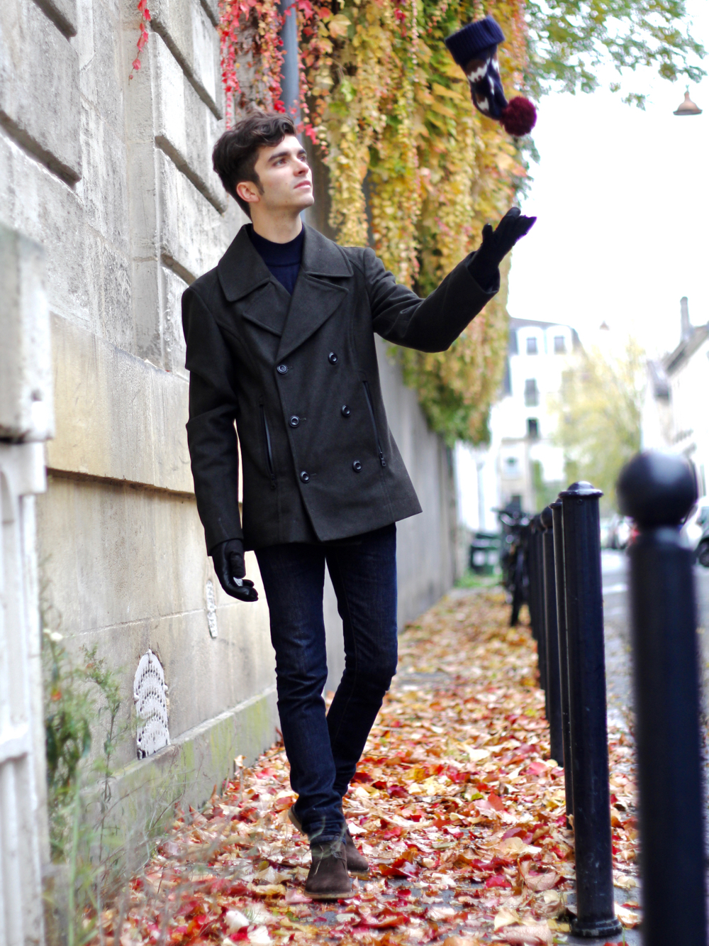 BLOG-MODE-HOMME-marks-spencer-shopping-links-col-roulé-tenue-hiver-bonnet-pompon-caban-vert-chukka-boots
