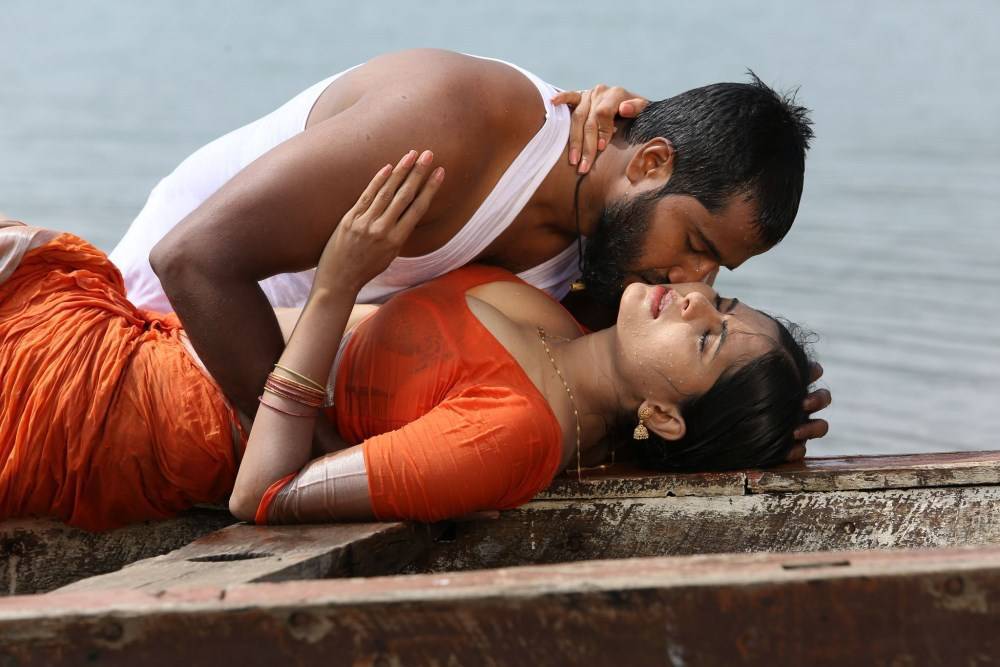 Madhumitha-Lajja Telugu Movie Stills Indian Girls Villa - Ce