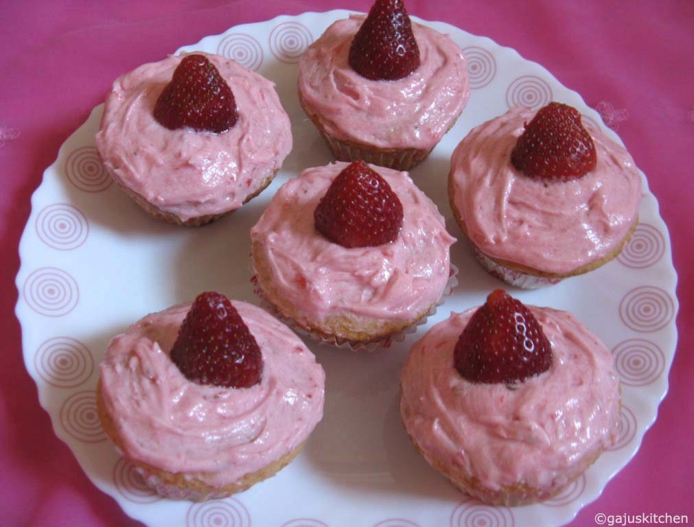 Eggless strawberry Cupcake with Strawberry Buttercream Icing