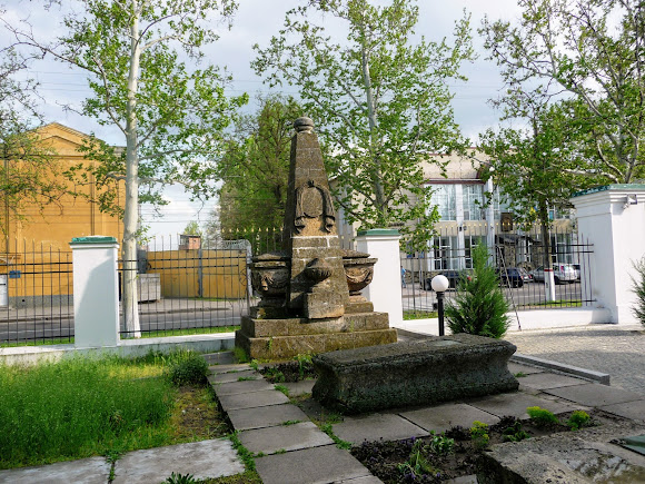 Херсон. Пам'ятники на території собору св. Катерини. 1786 р. Херсон. Пам'ятники на території собору св. Катерини. 1786 р.