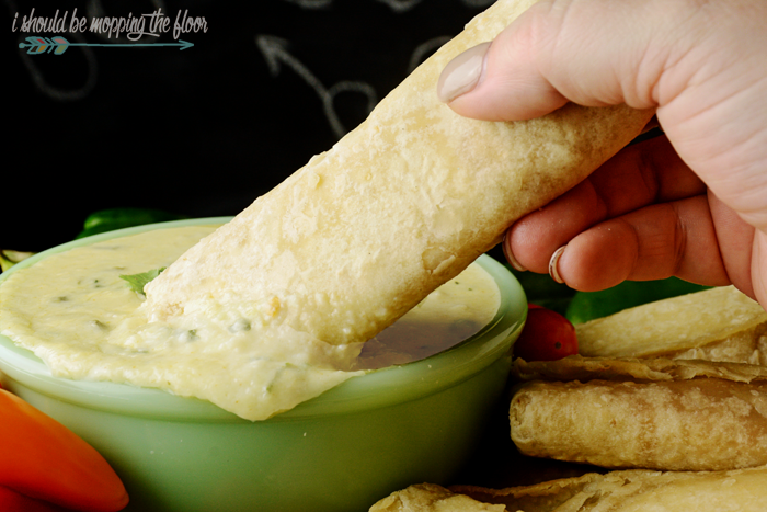 Queso Blanco Dip | This easy Tex-Mex dip is perfect to serve for any gathering or tailgate party.
